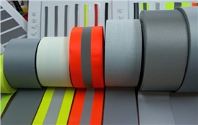 章丘銀箭鋁粉反光材料應(yīng)用示例.jpg 章丘銀箭鋁粉反光材料應(yīng)用示例.jpg